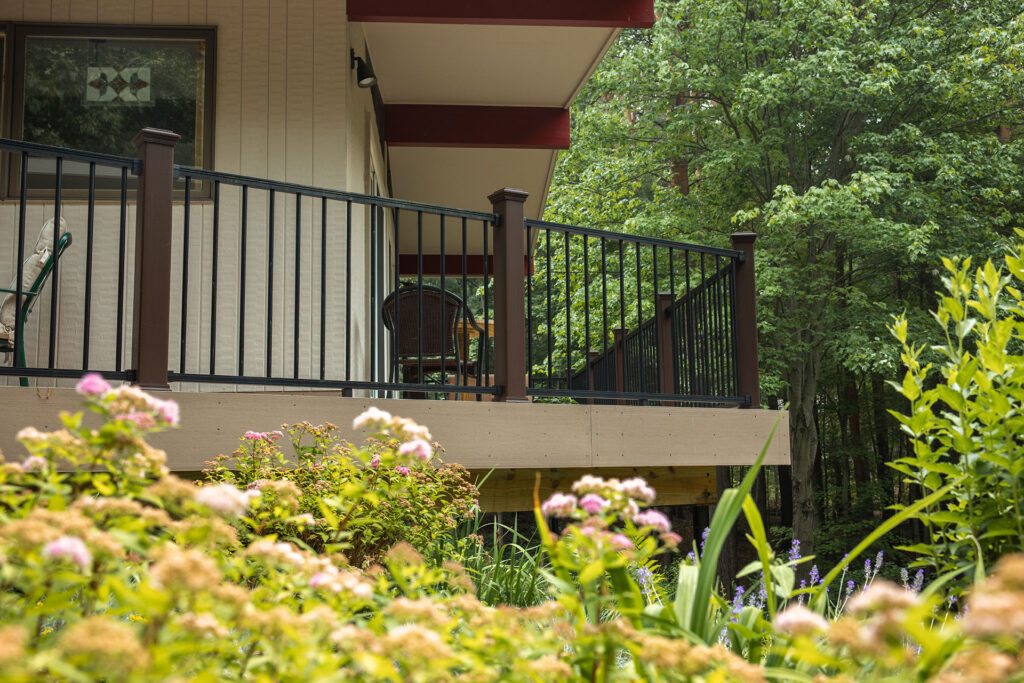 deck-builder-grand-rapids-mi-walden-design